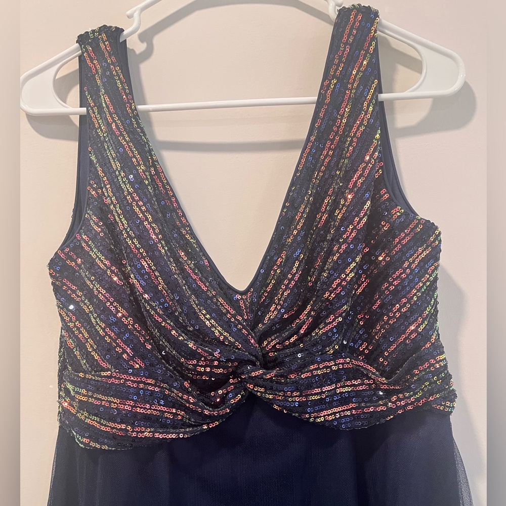 NWT Elegant Navy Evening Gown size L
Women Sequin Maxi Formal Evening - Picture 4 of 8